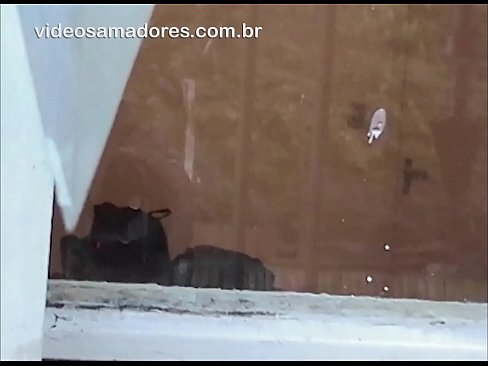 ❤️ Homme excité regardant sa copine avec un autre gars, enregistrant une vidéo de baise sans déranger le couple ❤️ Porno at us ❌