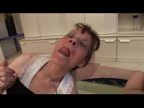 ❤️ Deux grands-mères et un grand-père font une partie à trois ❤️ Porno at us ❌